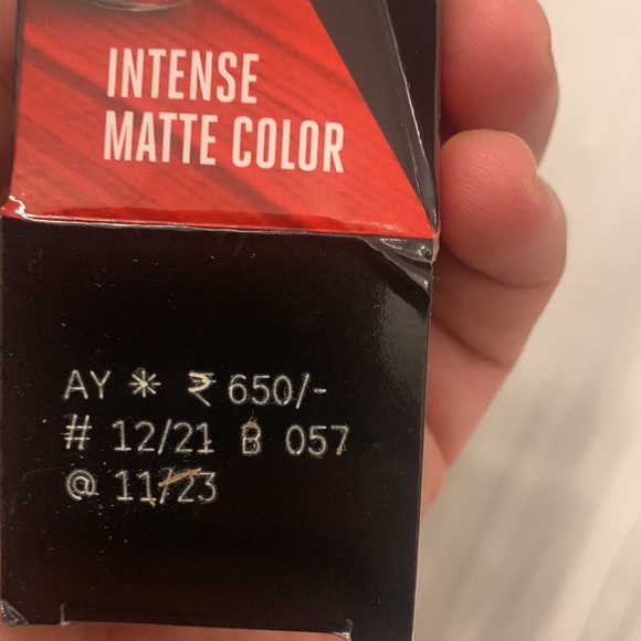 Lakmé absolute black cherry precision lip paint. Superior definition. Matte. - Picture 3 of 4